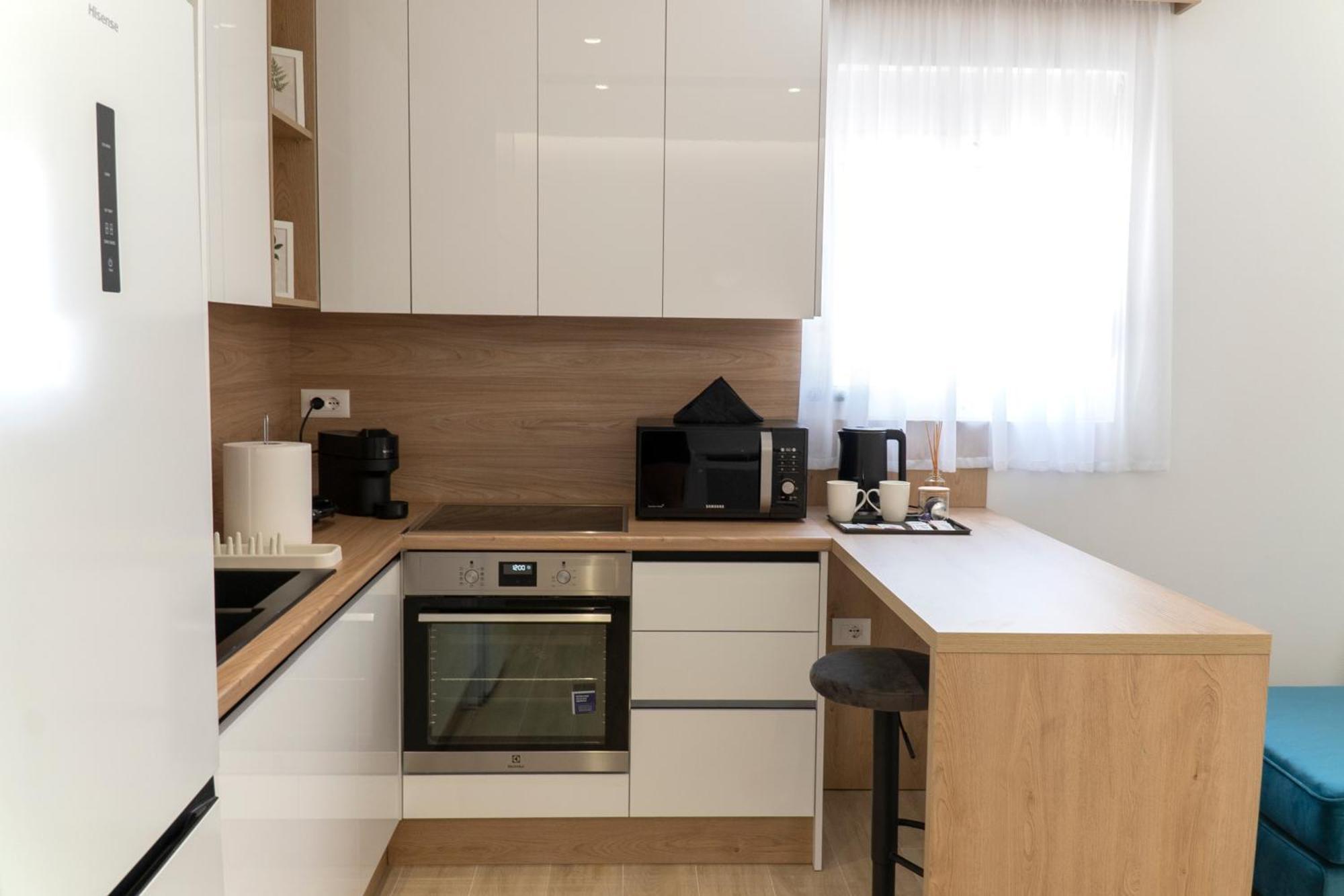 Mateo Apartments Sarande Bagian luar foto