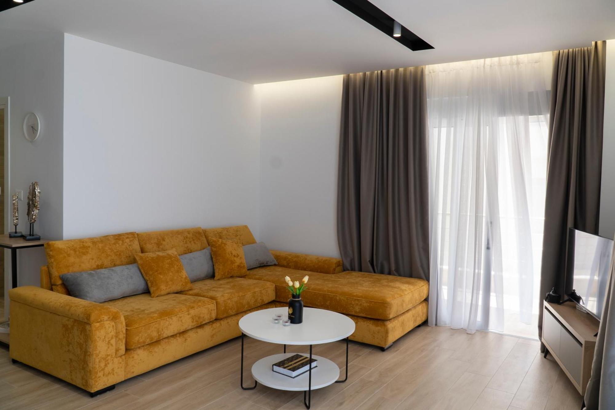 Mateo Apartments Sarande Bagian luar foto