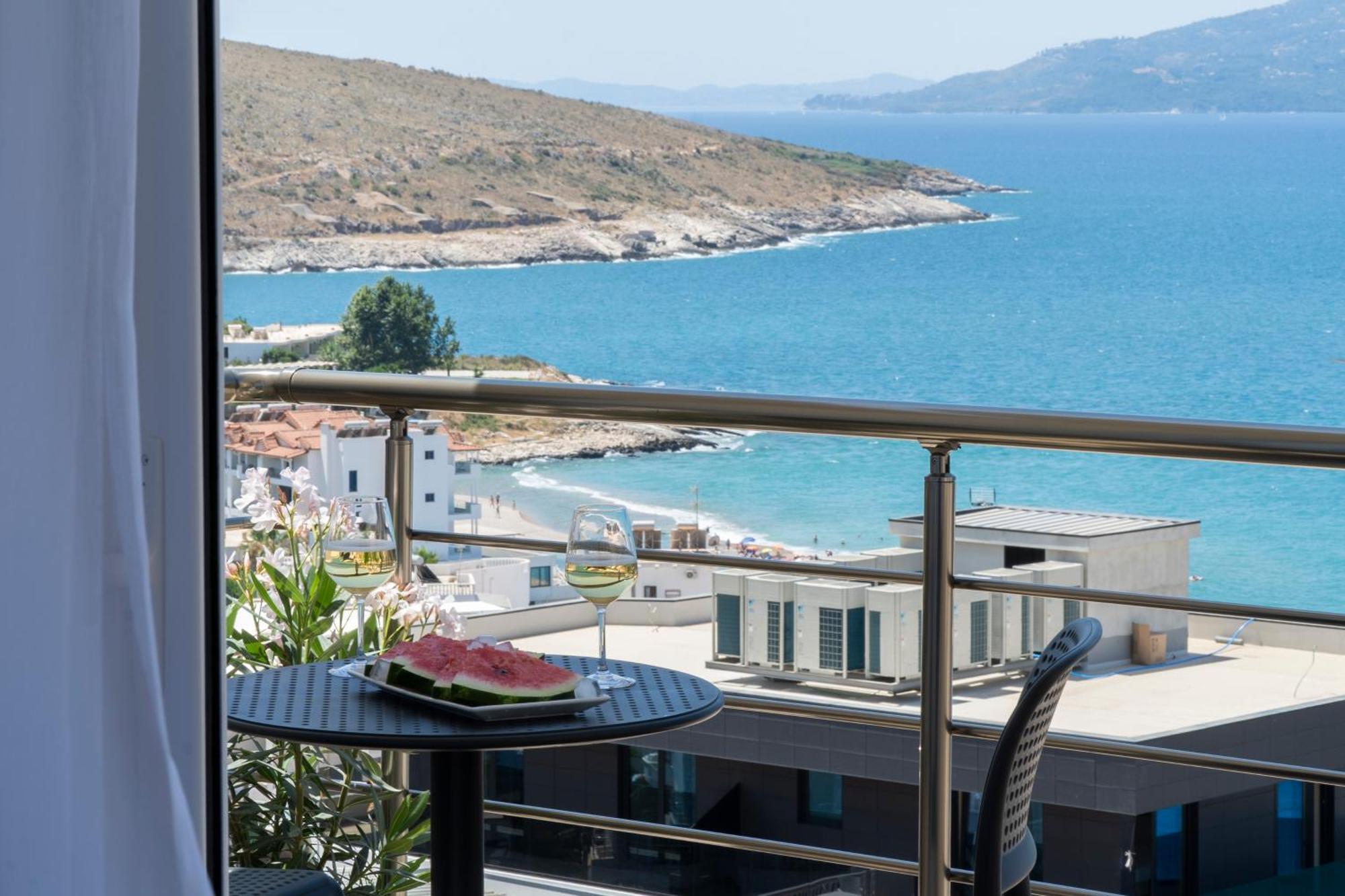 Mateo Apartments Sarande Bagian luar foto