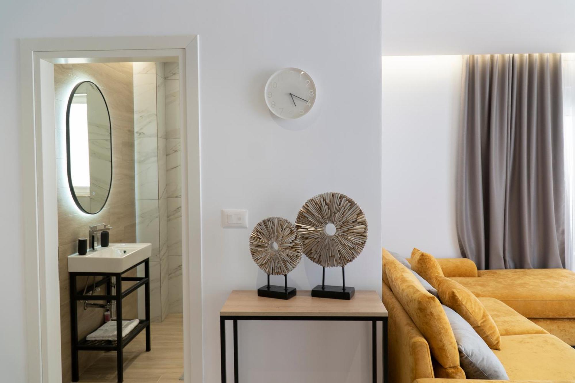 Mateo Apartments Sarande Bagian luar foto