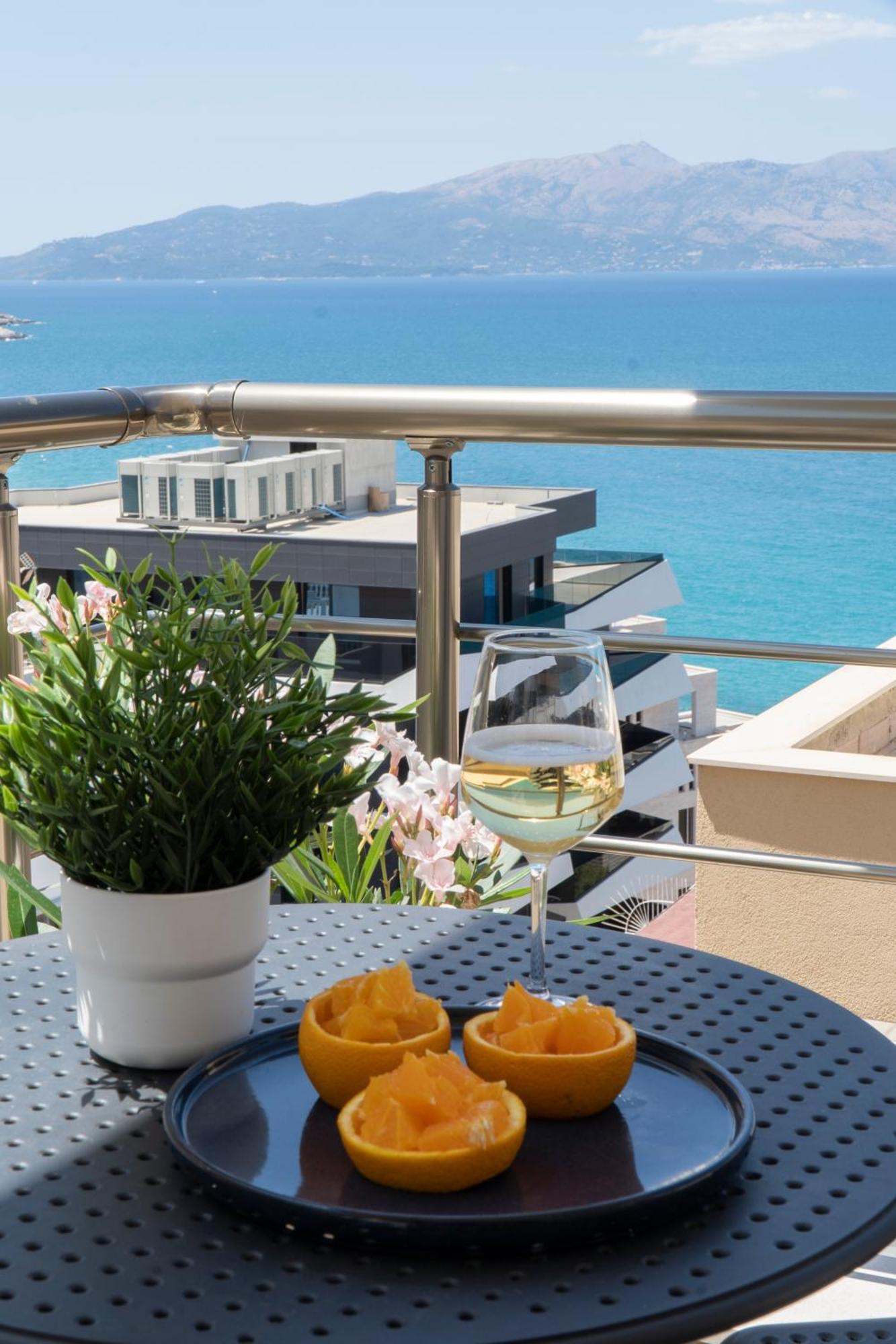 Mateo Apartments Sarande Bagian luar foto