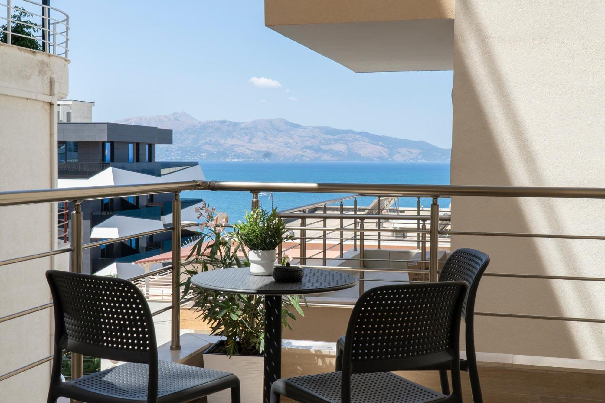 Mateo Apartments Sarande Bagian luar foto