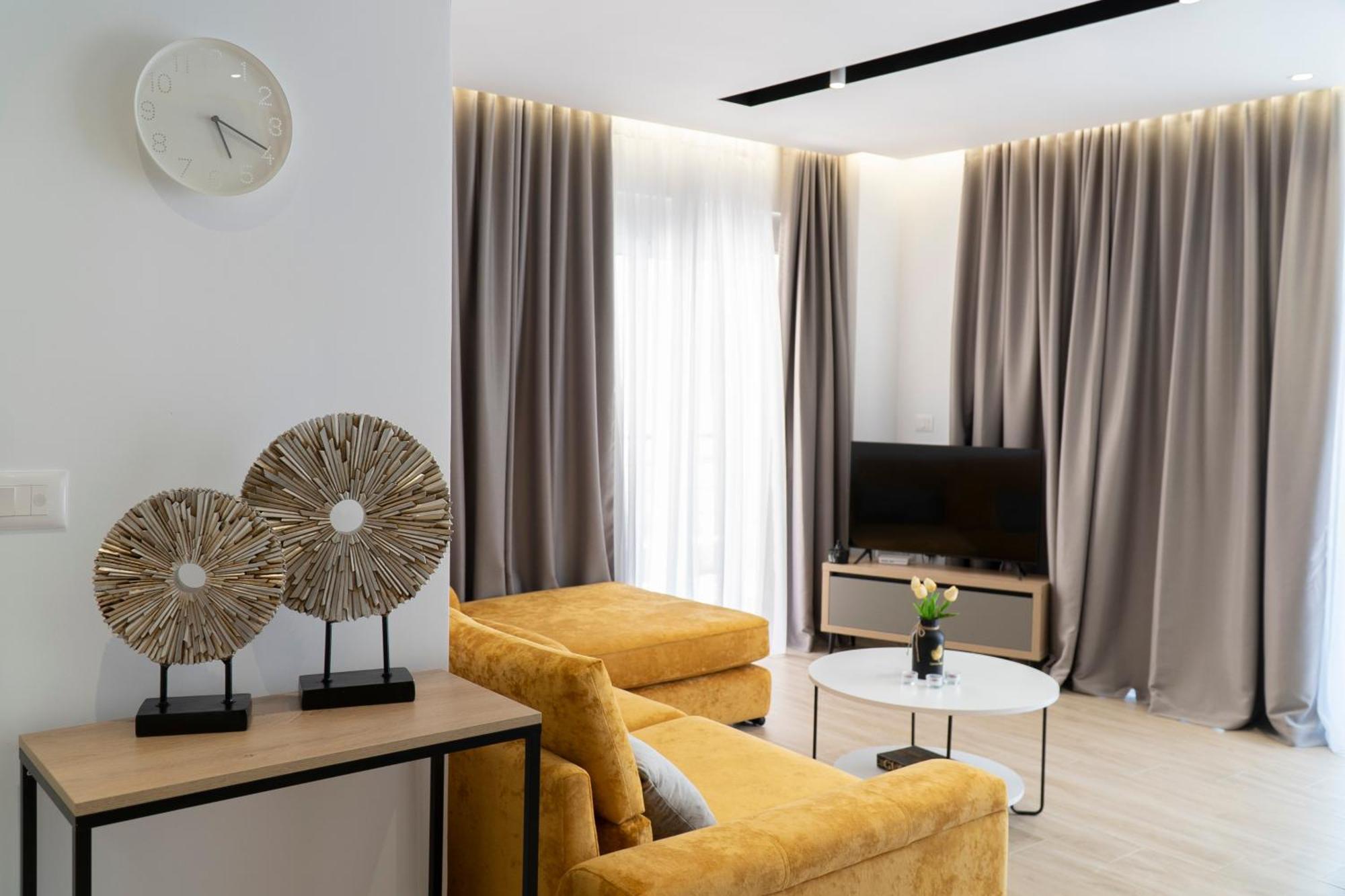 Mateo Apartments Sarande Bagian luar foto